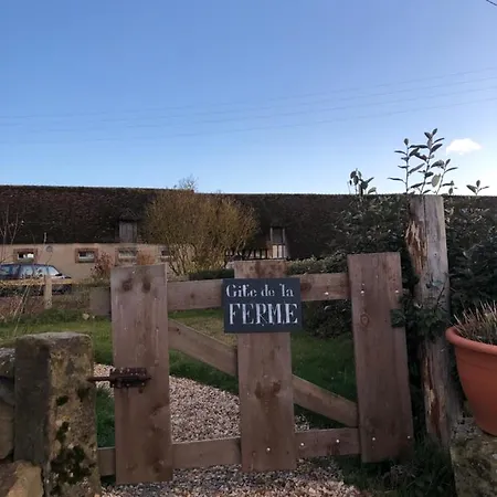 Sainte-suzanne De La Ferme Calme Et Tranquille