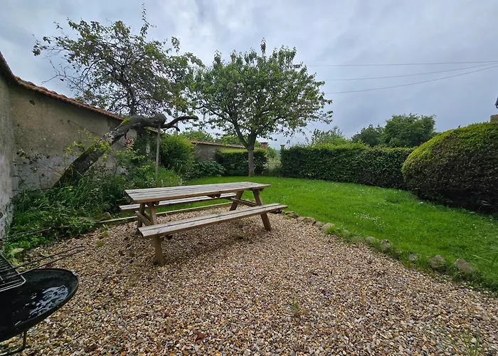 Sainte-suzanne De La Ferme Calme Et Tranquille *