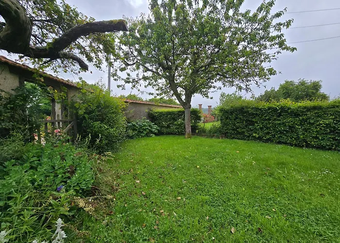 Sainte-suzanne De La Ferme Calme Et Tranquille Les Baux-de-Breteuil