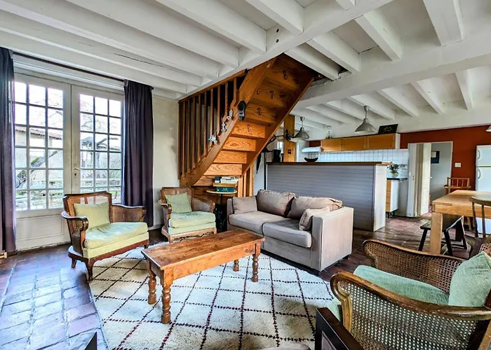 Holiday home Sainte-suzanne De La Ferme Calme Et Tranquille *